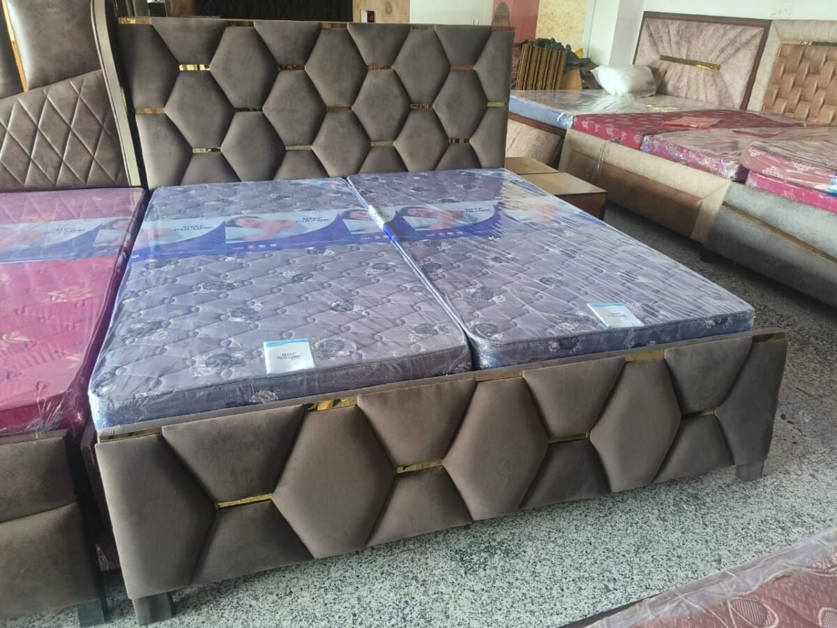 Luxurious Hexagon Pattern Velvet Bed with Golden Accents – King Size